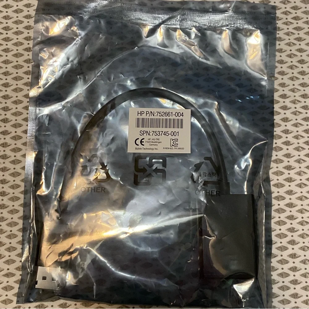 NWT HP DisplayPort to VGA Adapter P/N 752661-004